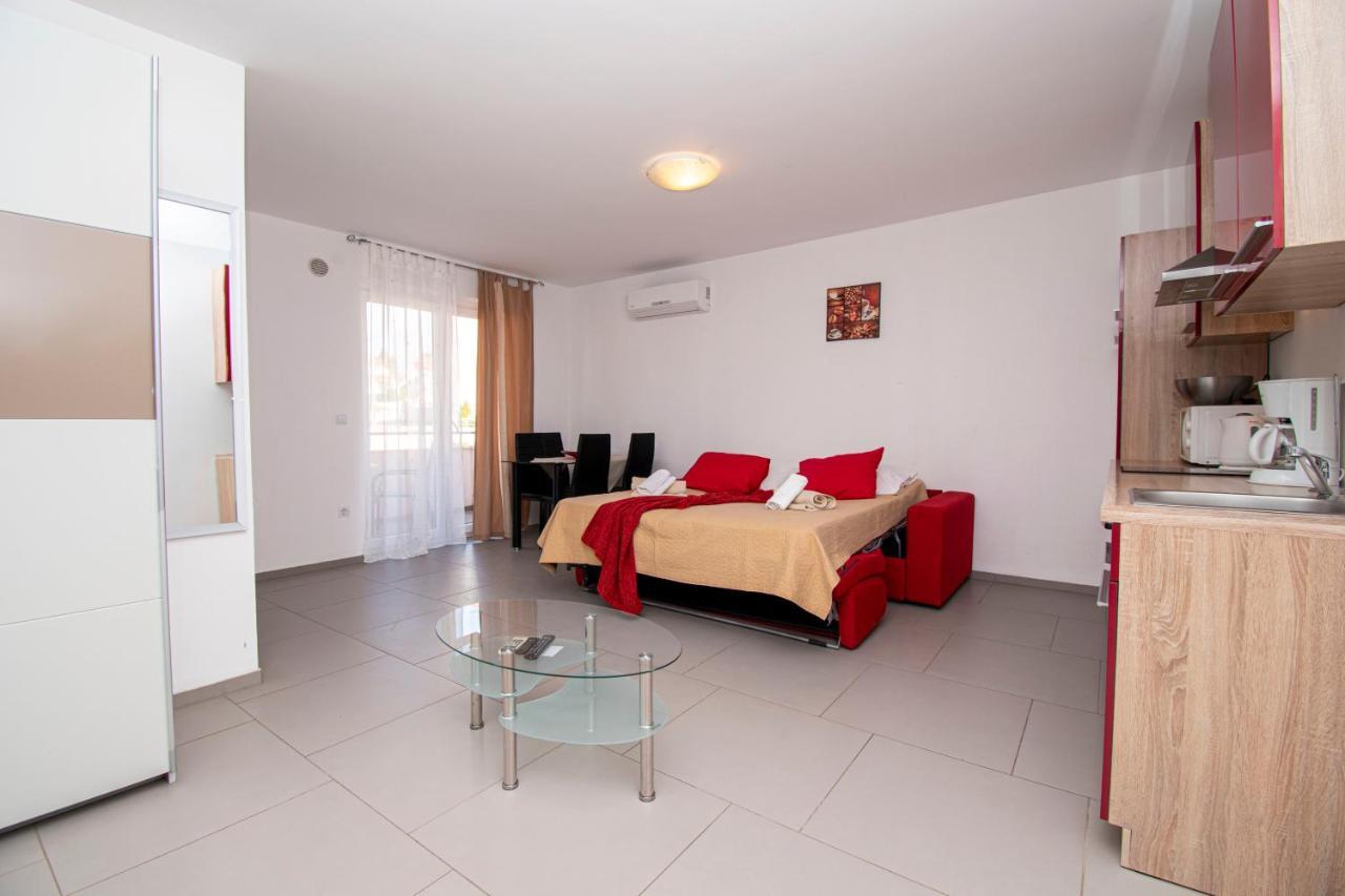 Lotuspoolapart Premantura Ngoại thất bức ảnh