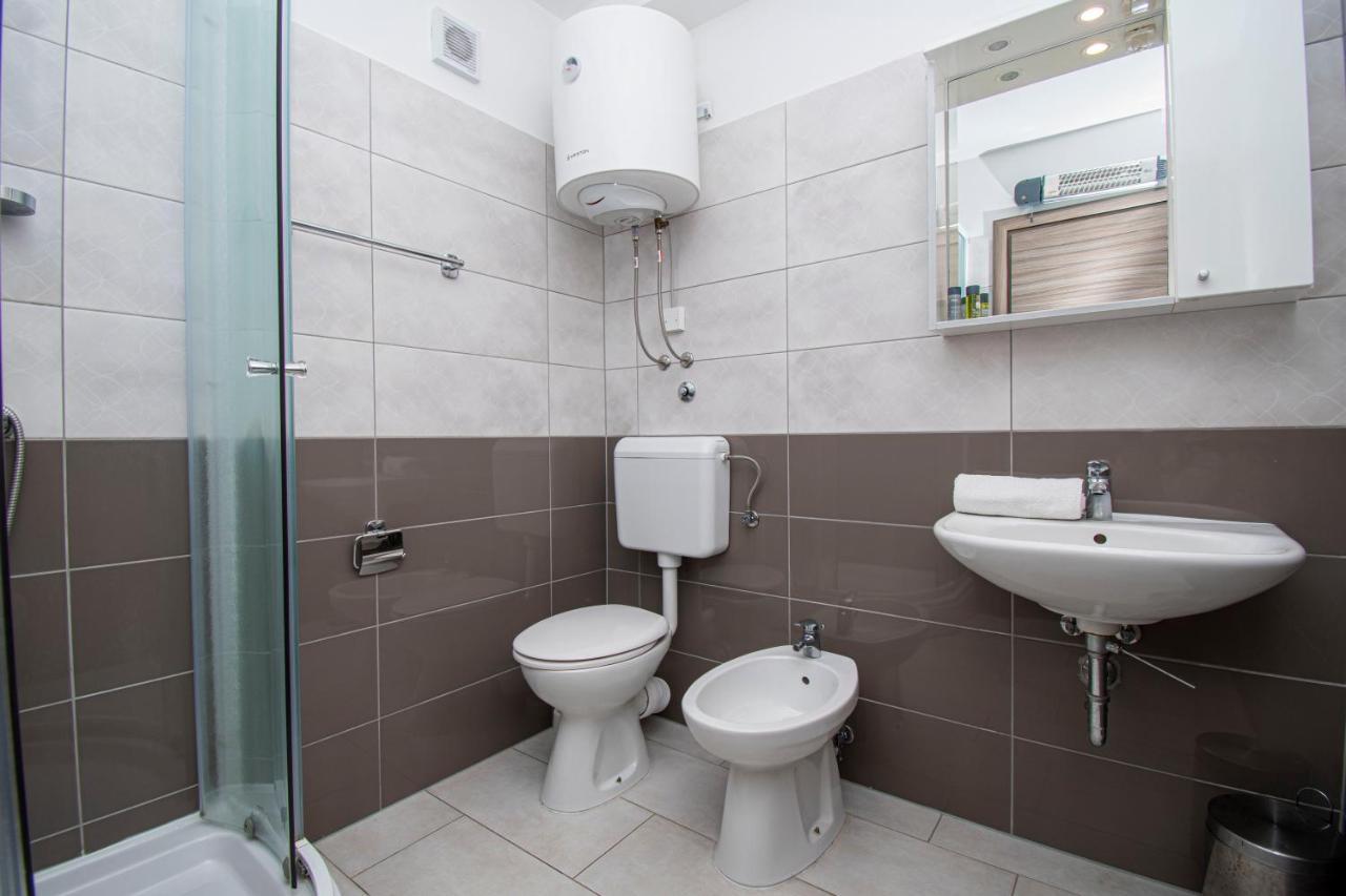 Lotuspoolapart Premantura Ngoại thất bức ảnh