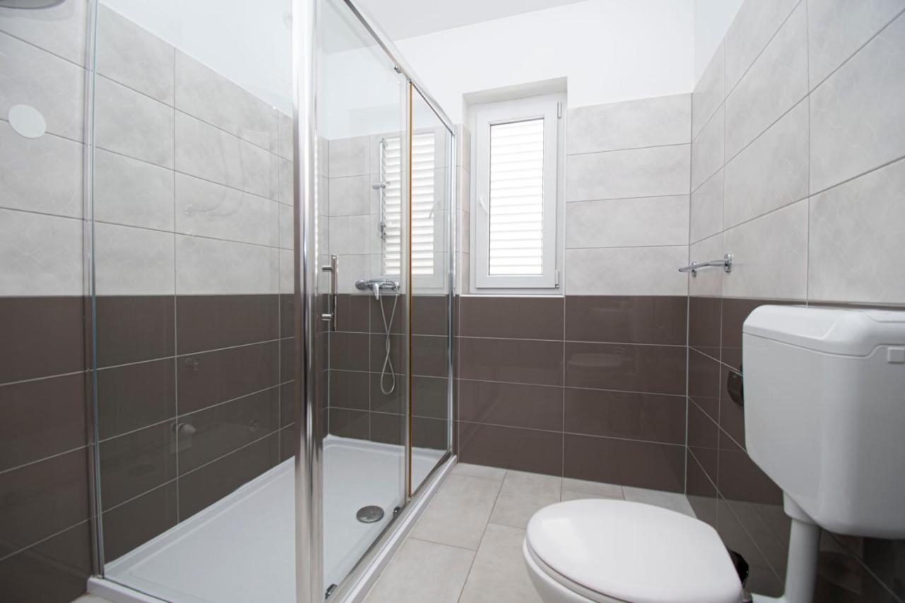 Lotuspoolapart Premantura Ngoại thất bức ảnh