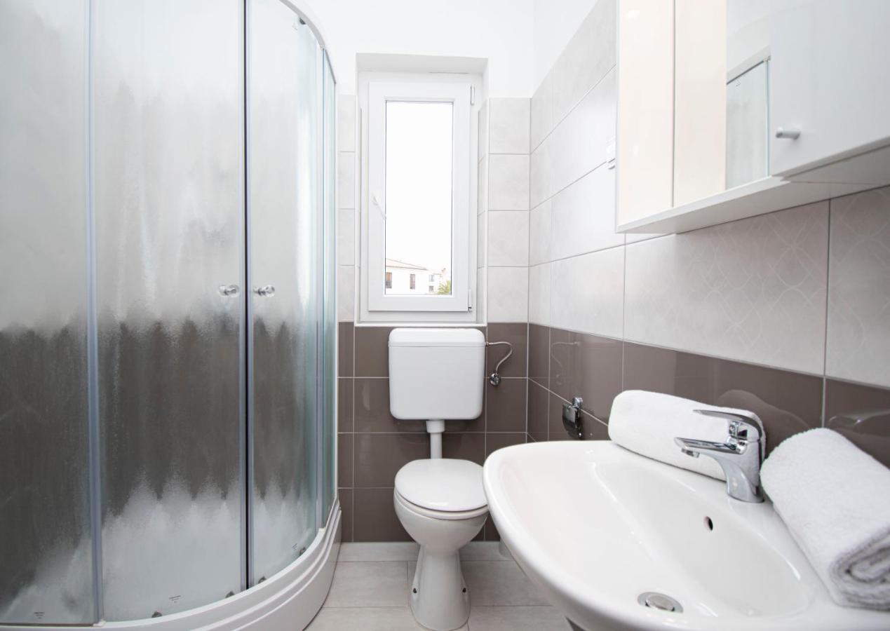 Lotuspoolapart Premantura Ngoại thất bức ảnh