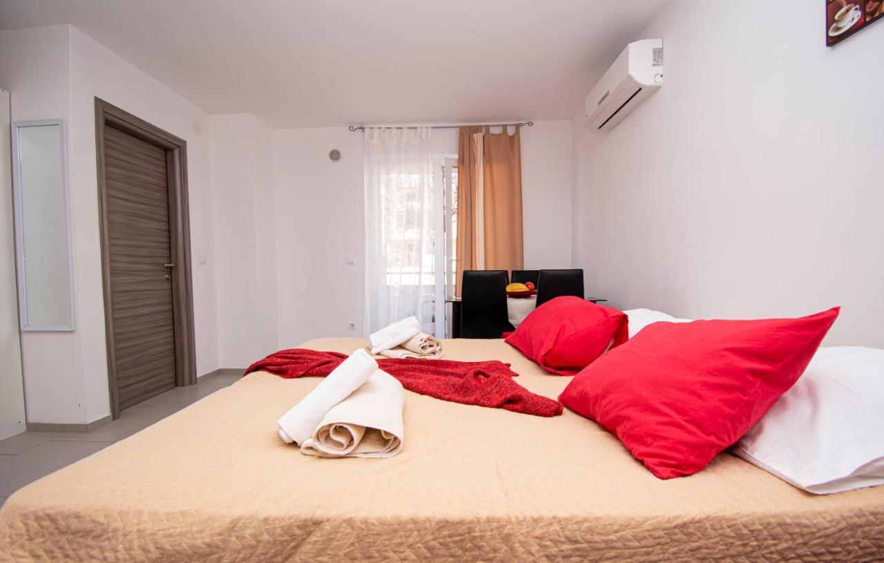 Lotuspoolapart Premantura Ngoại thất bức ảnh