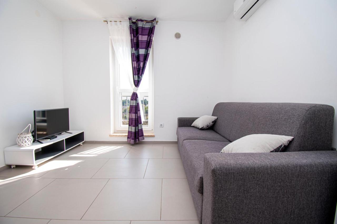 Lotuspoolapart Premantura Ngoại thất bức ảnh